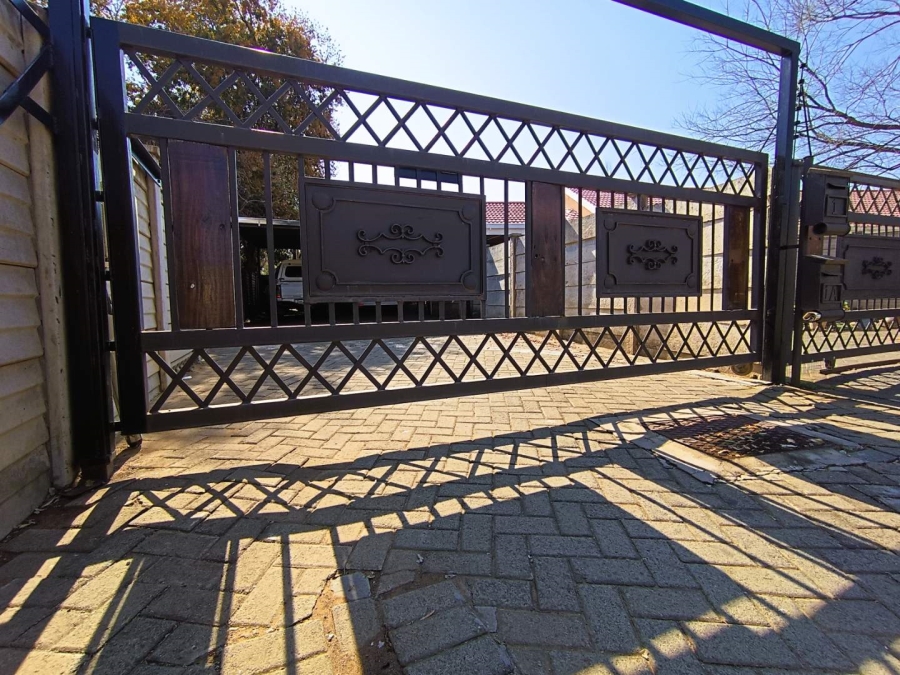 3 Bedroom Property for Sale in Pellissier Free State